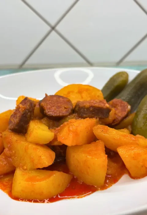 Paprikás krumpli kolbásszal