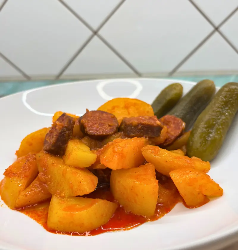 Paprikás krumpli kolbásszal